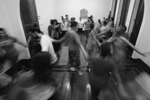 Dançar a Vida: Biodanza e Sensibilização Corporal / oficina