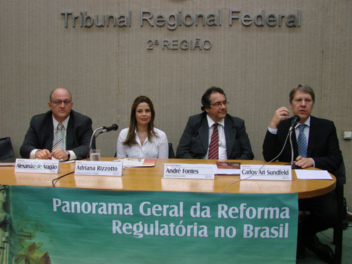 A partir da esquerda: Alexandre Santos de Aragão, Adriana Rizzotto, André Fontes e Carlos Ari Sundfeld