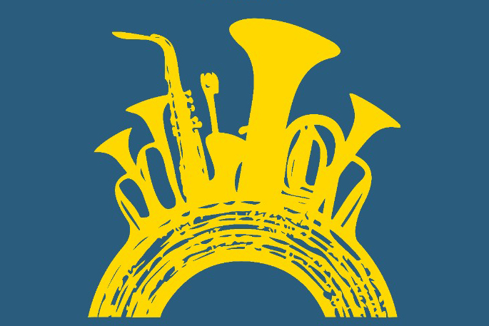 Fundo azul rei. Ilustração estilizada, em amarelo ouro, centralizada, de um meio círculo em pé de onde se fundem alguns instrumentos musicais de sopro: trombone, saxofone e afins.
