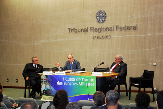 A partir da esquerda: José Arthur Borges, Guilherme Couto de Castro e Carlos Alberto Soares