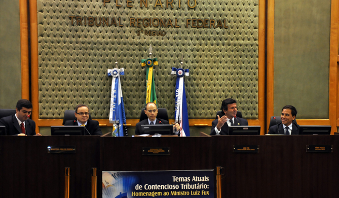 A partir da esquerda: Valter Shuenquener, Marcus Livio Gomes, Sergio Schwaitzer, Luiz Fux e Fábio Fraga