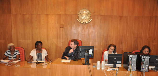 O juiz federal Vladimir Vitovsky conduziu a audiência simulada
