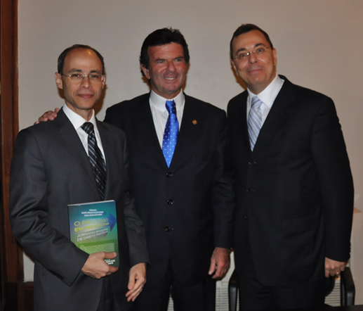 O presidente do TRF2, desembargador federal Sergio Schwaitzer, Luiz Fux e Aluisio Mendes