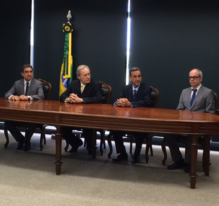 A partir da esquerda: desembargador federal Rogério Fialho Moreira (TRF5), ministro Ricardo Lewandowski (STF/CNJ), ministro Francisco Falcão (STJ) e desembargador federal Gulherme Couto de Castro (TRF2)