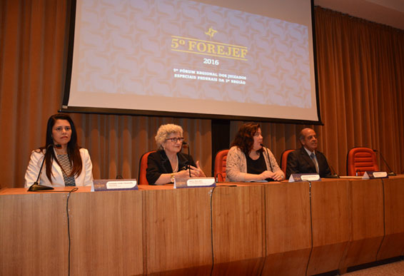 A partir da esquerda: Cristiane Conde Chmatalik, Salete Maccalóz, Andréa Darquer Barsotti e Renato Pessanha