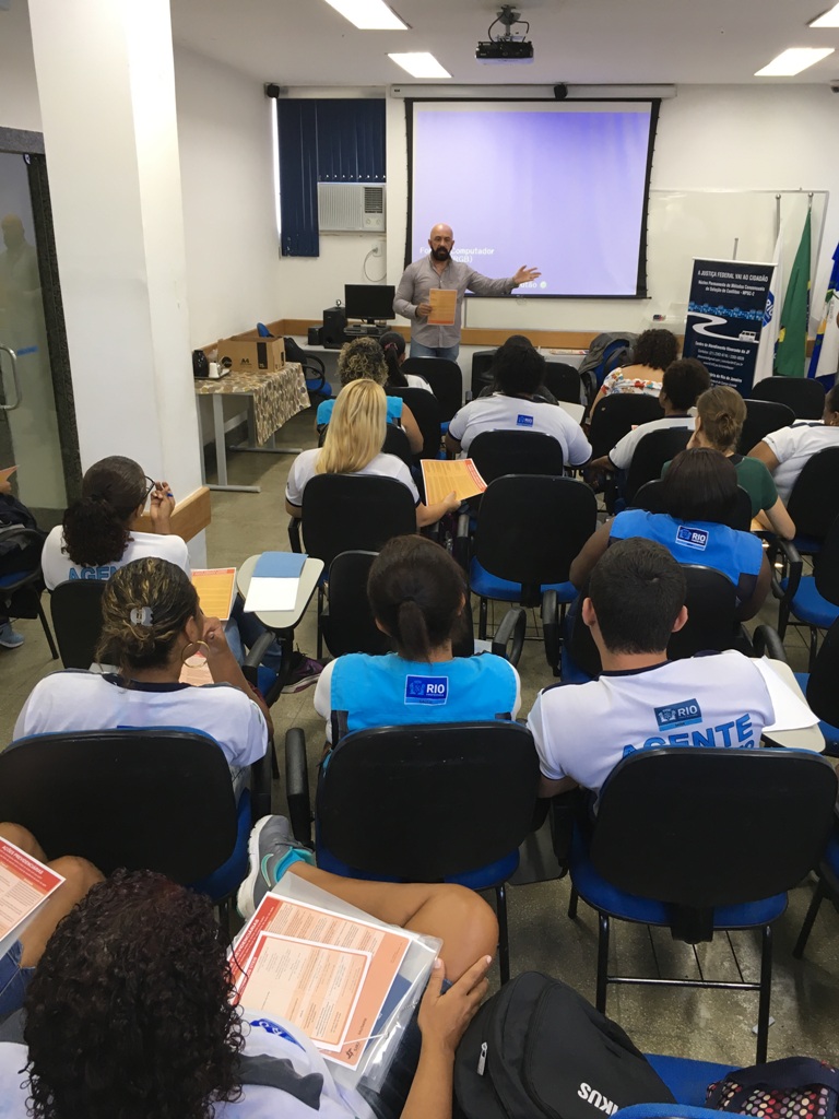 Luiz Henrique de Andrade Costa durante a ação educacional