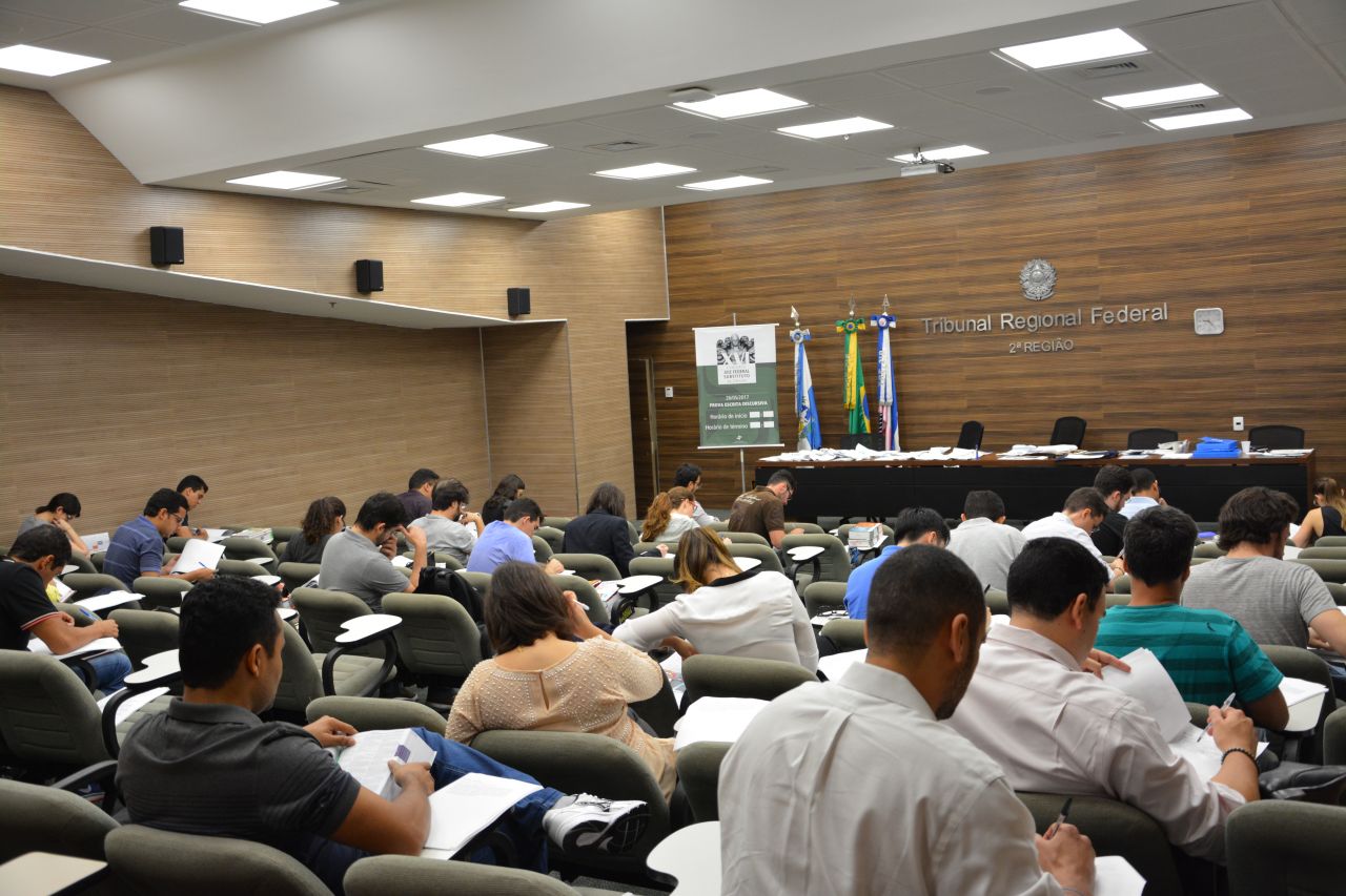 Dos 445 aprovados para a 2ª etapa, compareceram 322 candidatos no Rio de Janeiro e 84, no Espírito Santo