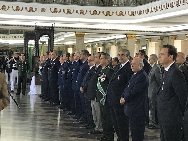 A honraria foi entregue em solenidade realizada na sede do Comando Militar do Leste (CML)