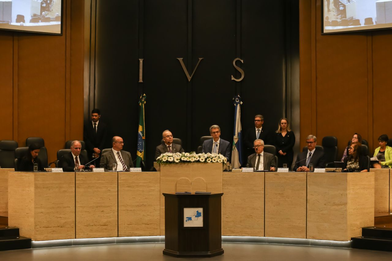Foto da cerimônia de instalação do Fojurj que foi realizada no plenário do Órgão Especial do TJRJ.