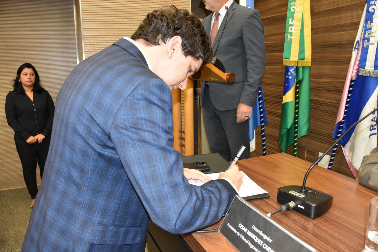 José Augusto Bernardes Lima assinado os acordos