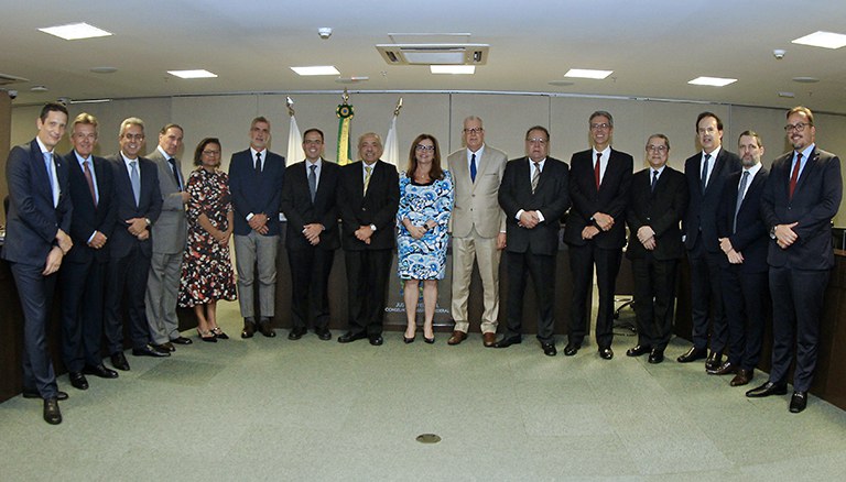 Foto da composição do Pleno do CJF. A sessão ordinária de julgamento do CJF foi realizada em 18/3, na sede do Órgão, em Brasília (DF).