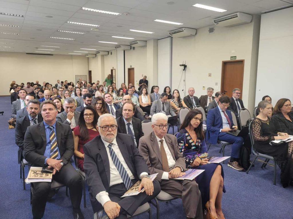 Foto do público do “I Congresso de Cooperação Judiciária do Fojures” que lotou o Auditório da Justiça Federal, em Vitória/ES.
