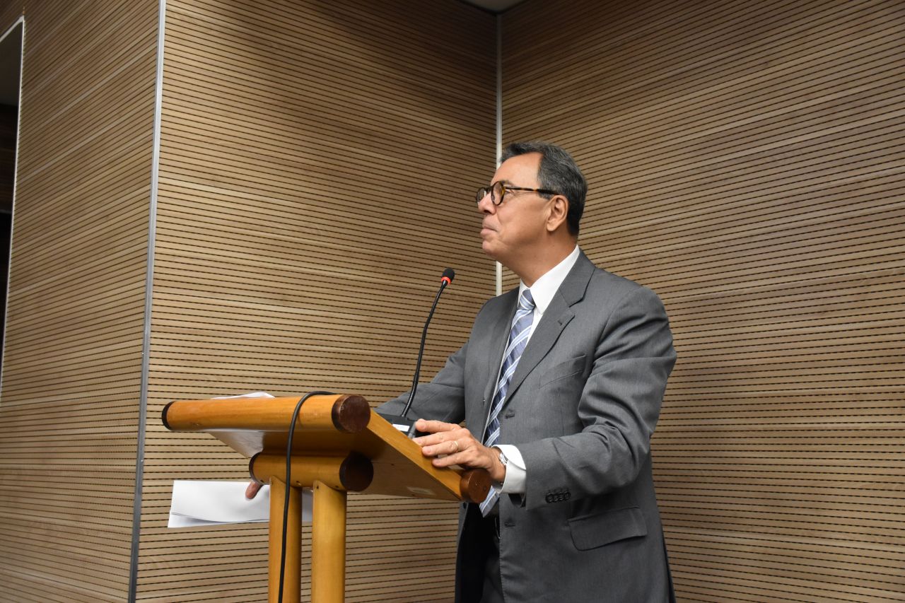 Foto do vice-presidente do TRF2, desembargador federal Aluisio Mendes, que também prestigiou a apresentação.