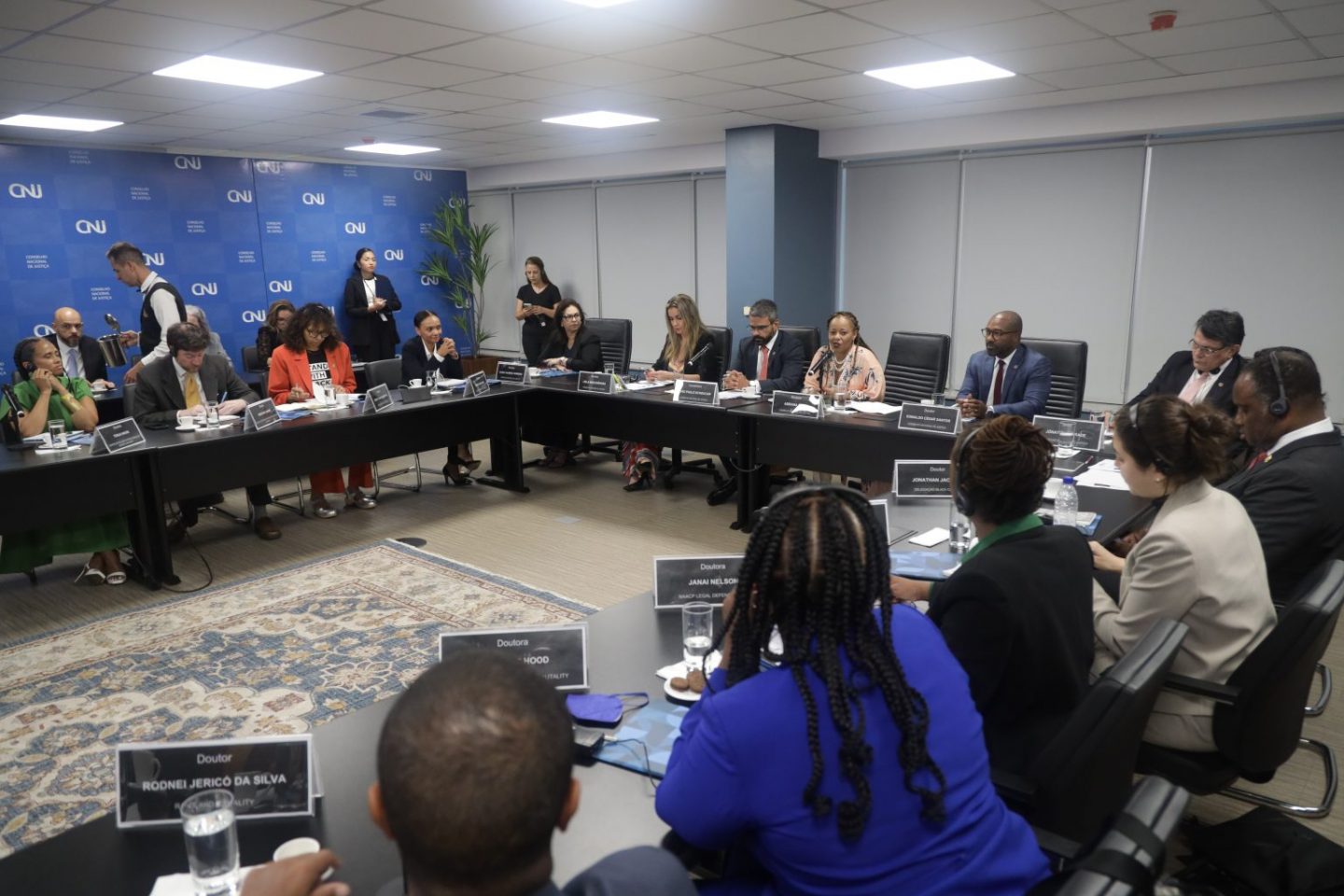 Foto da reunião da delegação de congressistas da bancada negra dos Estados Unidos no CNJ - Foto: Ana Araújo/CNJ.